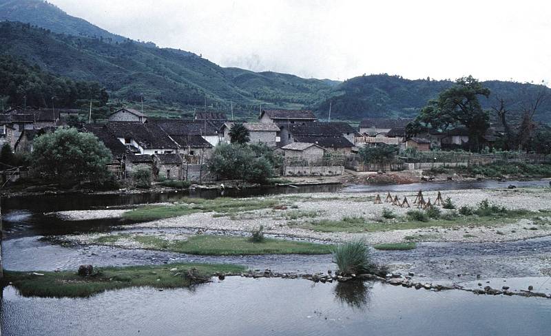 Dongbu village, downstreams, gaoling in the distance