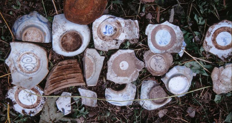 loose shard samples found on the ground at Raonan