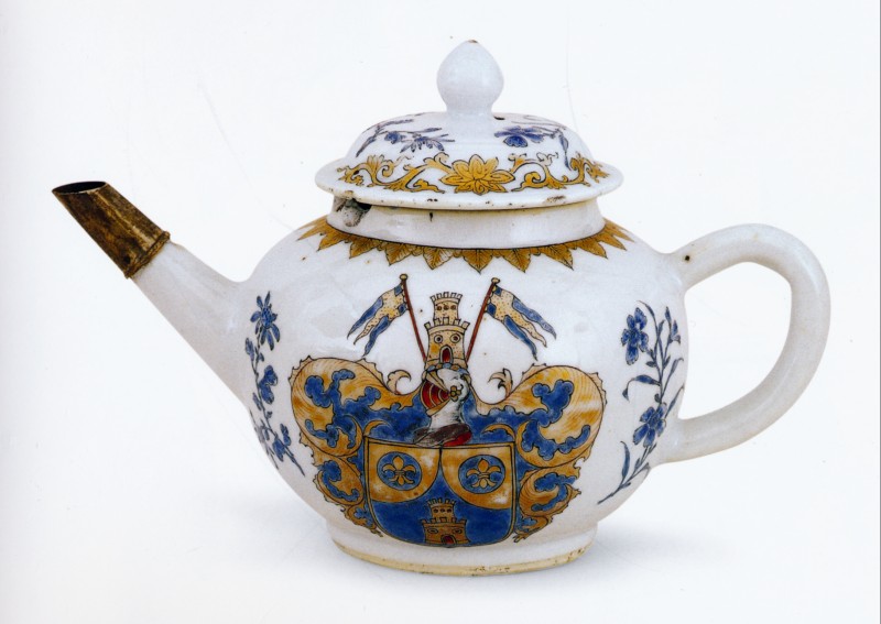 Teapot von Utfall Armorial 