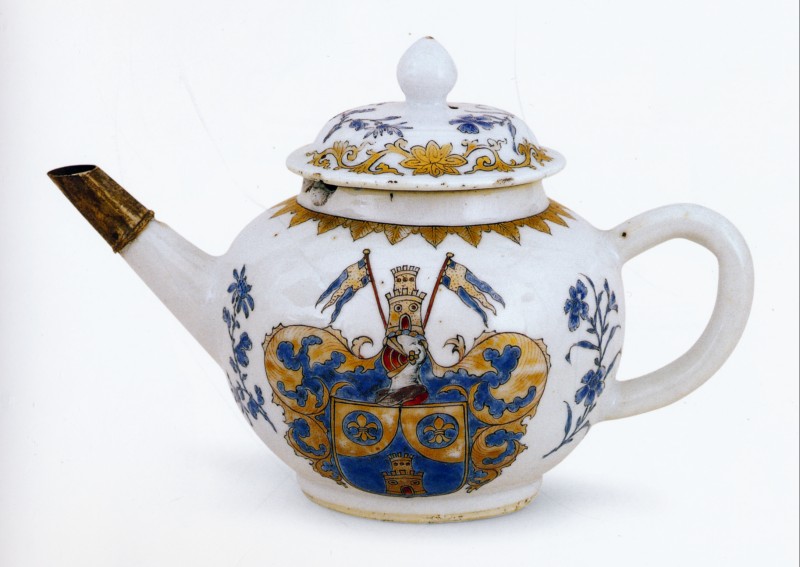 Teapot von Utfall Armorial 