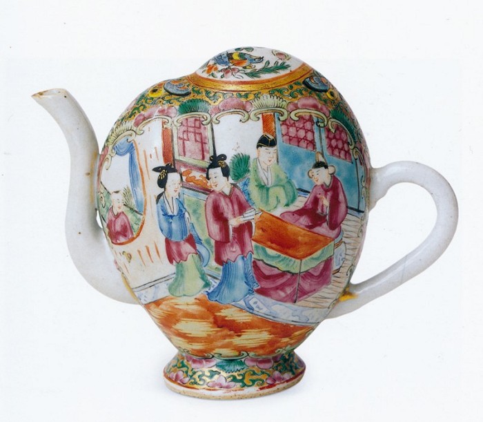 Peach shaped cadogan ewer canton decoration 