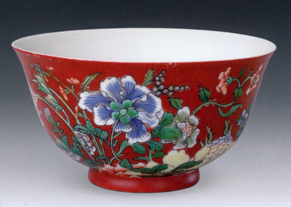 Kangxi, Red Enamel Bowl with Flower Patterns