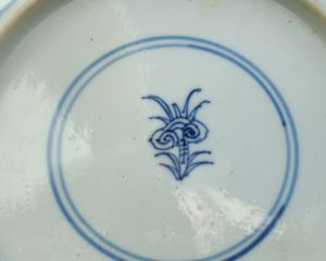 Genuine Kangxi mark with Lingqi fungus mark