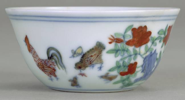 Chenghua Chicken cup. Doucai decoration