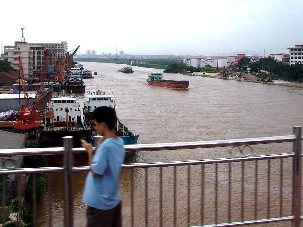 The Pearl River at Shiwan (Fushan) after about an hour of driving west of Canton