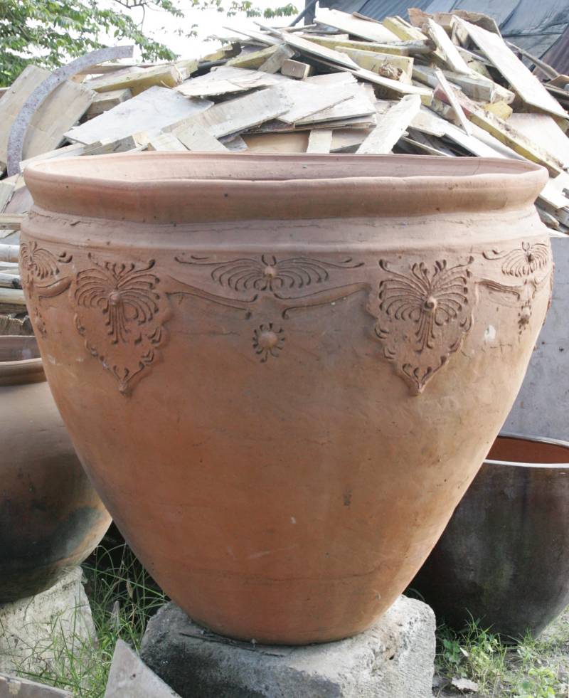 Unglazed terracotta pottery in Denpasar, Bali