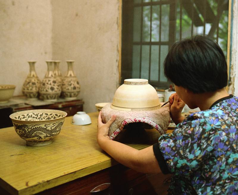 Decorating a bowl