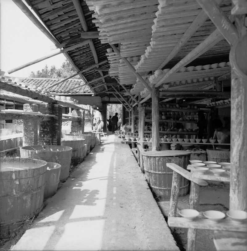 Ancient Porcelain Kind in Jingdezhen sept 1992