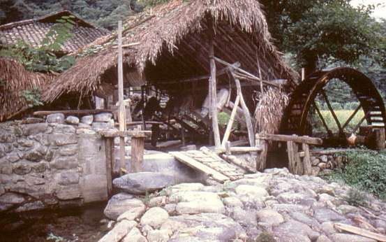 Porcelain-stone water hammer near Hutien